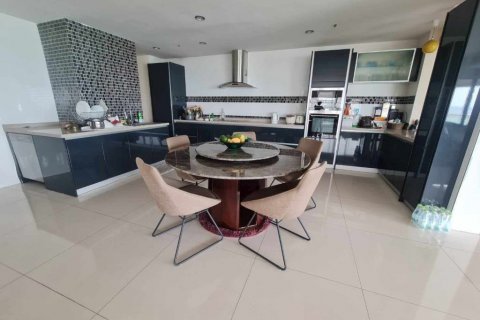 Condominio de 3 dormitorios en Pattaya, Tailandia № 99600 - foto 24