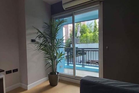 Condominio de 1 dormitorio en Phra Khanong, Bangkok, Tailandia № 99602 - foto 3