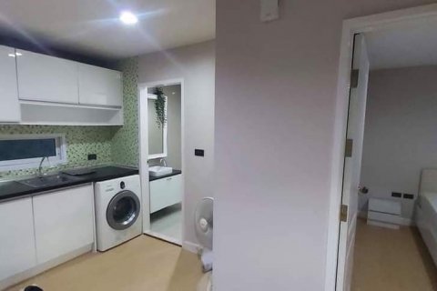 Condominio de 1 dormitorio en Phra Khanong, Bangkok, Tailandia № 99602 - foto 8