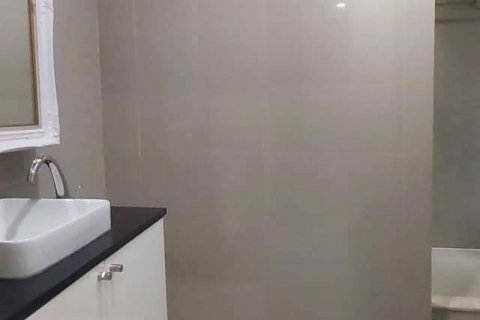 Condominio de 1 dormitorio en Phra Khanong, Bangkok, Tailandia № 99602 - foto 13