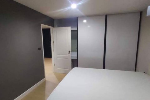 Condominio de 1 dormitorio en Phra Khanong, Bangkok, Tailandia № 99602 - foto 11