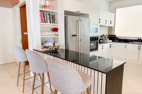 Condo in Bang Tao, Thailand, 4 bedrooms № 120802 - photo 24