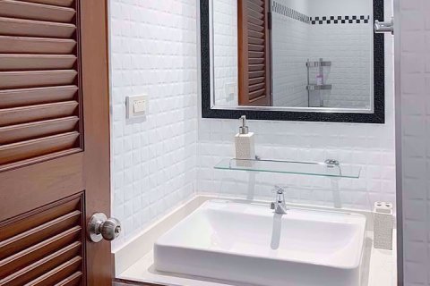 Condominio de 1 dormitorio en Khlong Toei, Bangkok, Tailandia № 76729 - foto 8