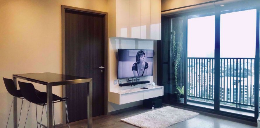 Condominio de 2 dormitorios en Chatuchak, Bangkok, Tailandia № 76733