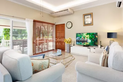 Haus in Rawai, Thailand 4 Schlafzimmer № 132045 - Foto 4