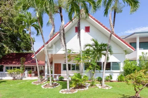 Casa de 4 dormitorios en Rawai, Tailandia № 132045