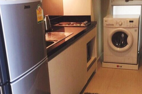 Condominio de 1 dormitorio en Phra Khanong, Bangkok, Tailandia № 144128 - foto 6