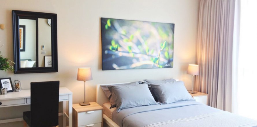 Condominio de 1 dormitorio en Phra Khanong, Bangkok, Tailandia № 144128