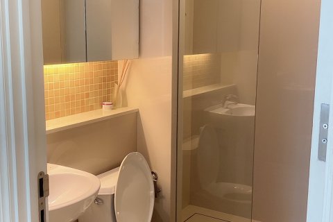 Condominio de 1 dormitorio en Phra Khanong, Bangkok, Tailandia № 144128 - foto 11