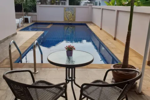 Casa de 3 dormitorios en Pattaya, Tailandia № 80284 - foto 16