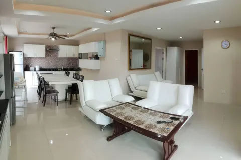 Casa de 3 dormitorios en Pattaya, Tailandia № 80284 - foto 2