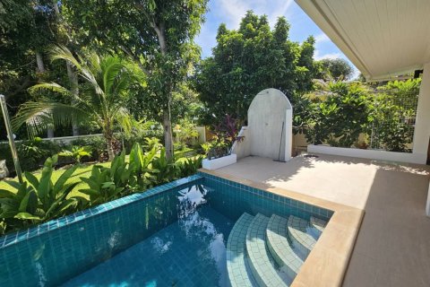 Chalet de 3 dormitorios en Surat Thani, Tailandia № 115887 - foto 4