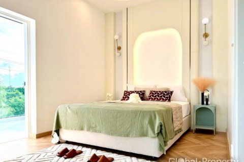 Casa de 5 dormitorios en Pattaya, Tailandia № 125757 - foto 15