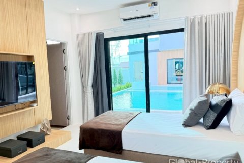 Casa de 5 dormitorios en Pattaya, Tailandia № 125757 - foto 21