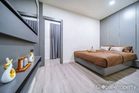 Casa de 3 dormitorios en Pattaya, Tailandia № 125754 - foto 10
