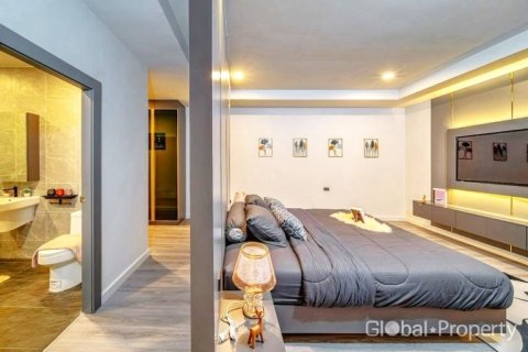Casa de 3 dormitorios en Pattaya, Tailandia № 125754 - foto 7