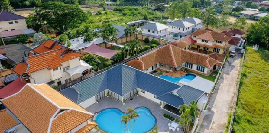 Casa de 3 dormitorios en Pattaya, Tailandia № 125754