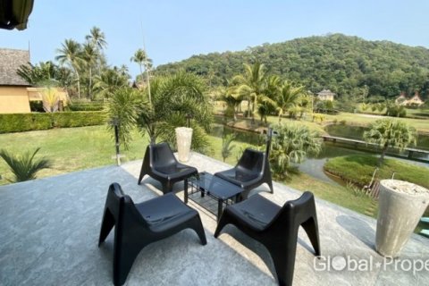 Casa de 3 dormitorios en Ko Chang, Tailandia № 125759 - foto 9