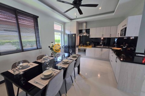 Estudio en Pattaya, Tailandia № 132129 - foto 8