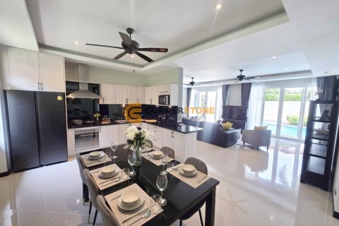 Estudio en Pattaya, Tailandia № 132129 - foto 6