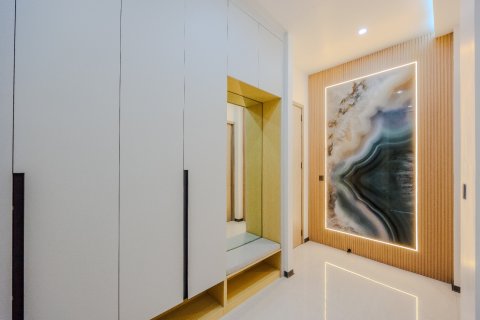 Casa de 4 dormitorios en Phuket, Tailandia № 79820 - foto 14