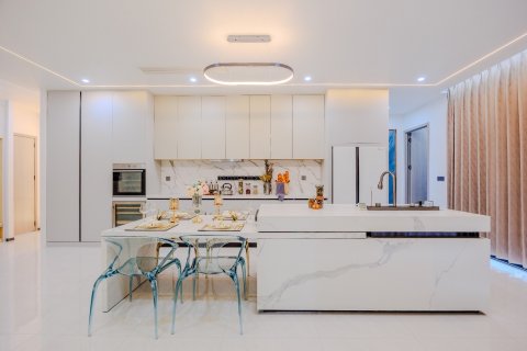 Casa de 4 dormitorios en Phuket, Tailandia № 79820 - foto 4