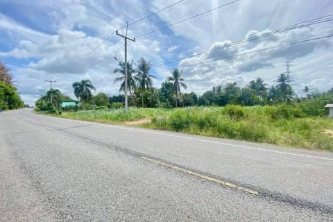 Terreno en Si Racha, Tailandia № 120592 - foto 3