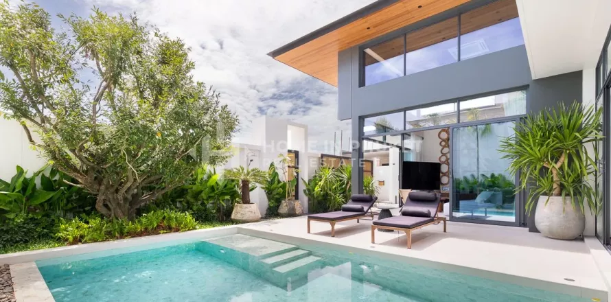 Casa de 4 dormitorios en Chalong, Tailandia № 131771