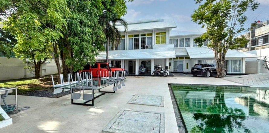 Chalet de 6 dormitorios en Surat Thani, Tailandia № 132990