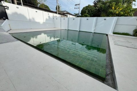 Chalet de 6 dormitorios en Surat Thani, Tailandia № 132990 - foto 4