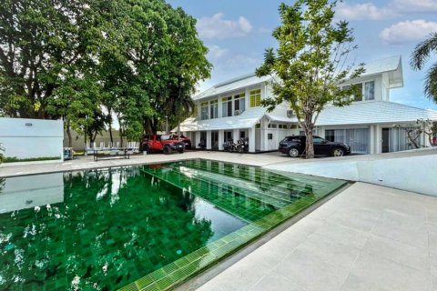 Chalet de 6 dormitorios en Surat Thani, Tailandia № 132990 - foto 2