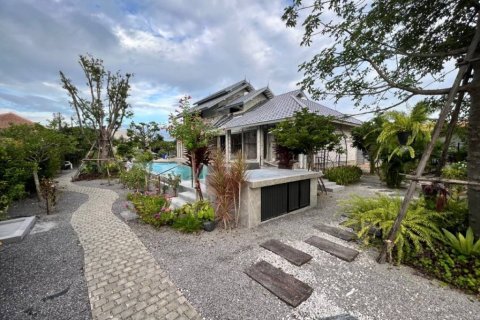 Chalet de 3 dormitorios en Hua Hin, Tailandia № 132993 - foto 8