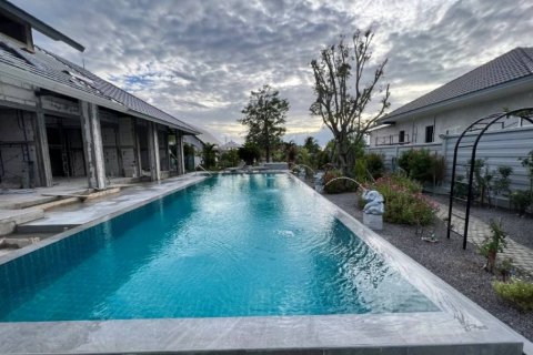 Chalet de 3 dormitorios en Hua Hin, Tailandia № 132993 - foto 4