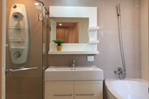 Condominio de 1 dormitorio en Watthana, Bangkok, Tailandia № 80338 - foto 6