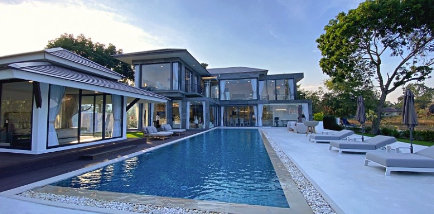 Casa de 4 dormitorios en Hua Hin, Tailandia № 125106