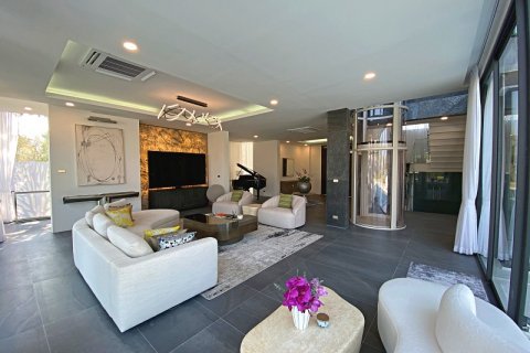 Casa de 4 dormitorios en Hua Hin, Tailandia № 125106 - foto 9