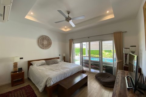 Casa de 4 dormitorios en Hua Hin, Tailandia № 125104 - foto 14