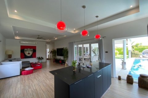 Casa de 4 dormitorios en Hua Hin, Tailandia № 125104 - foto 10
