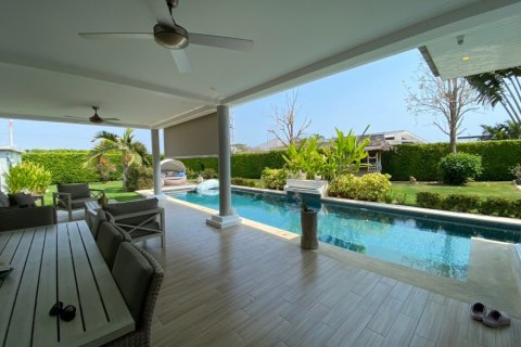 Casa de 4 dormitorios en Hua Hin, Tailandia № 125104 - foto 5