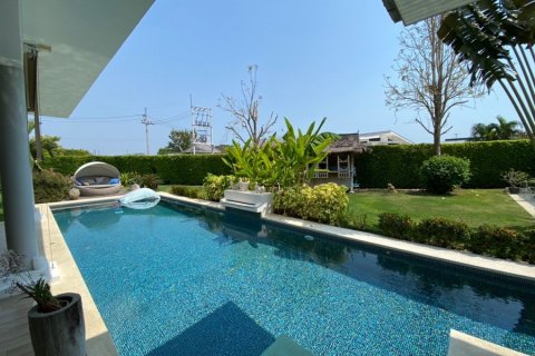 Casa de 4 dormitorios en Hua Hin, Tailandia № 125104 - foto 3