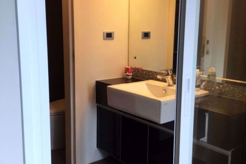 Condo à Khlong Toei, Bangkok, Thaïlande, 1 chambre № 76310 - photo 5