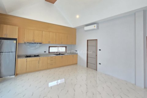 Casa de 3 dormitorios en Pattaya, Tailandia № 123499 - foto 4