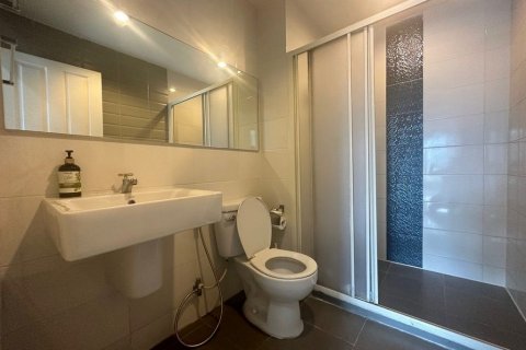 Estudio en el condominio en Huai Khwang, Bangkok, Tailandia № 142770 - foto 13