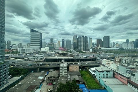 Studio dans le Condo à Huai Khwang, Bangkok, Thaïlande  № 142770