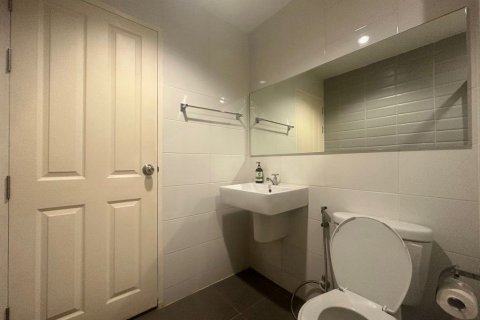 Estudio en el condominio en Huai Khwang, Bangkok, Tailandia № 142770 - foto 14