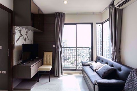 Condominio de 2 dormitorios en Ratchathewi, Bangkok, Tailandia № 76966 - foto 7