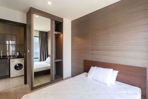 Condominio de 2 dormitorios en Ratchathewi, Bangkok, Tailandia № 76966 - foto 8