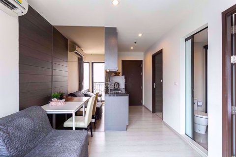 Condominio de 2 dormitorios en Ratchathewi, Bangkok, Tailandia № 76966 - foto 3