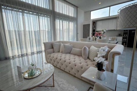 Chalet de 4 dormitorios en Pattaya, Tailandia № 124663 - foto 7