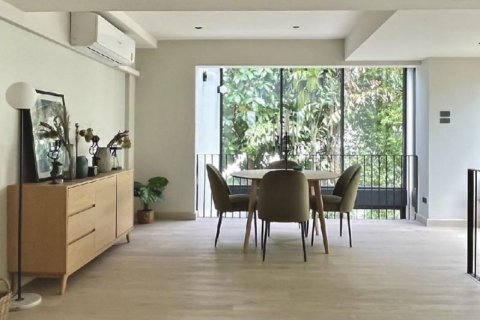 Casa de 4 dormitorios en Bangkok, Tailandia № 80473 - foto 3